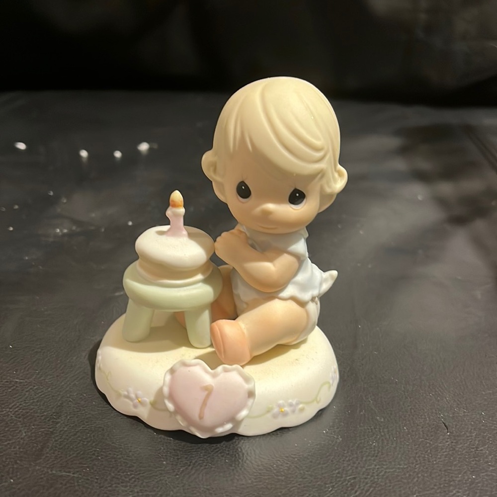 Precious Moments Figurine 🎂